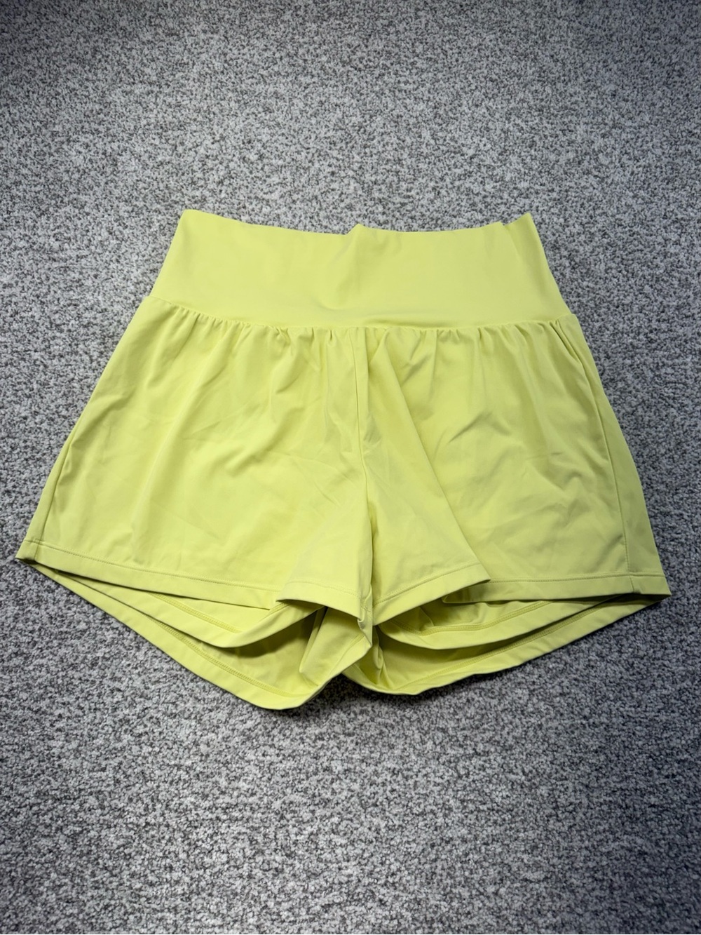 Women's Halara Yellow Pear SoftlyZero Airy Super High Waisted 2-in-1 Shorts Sz L